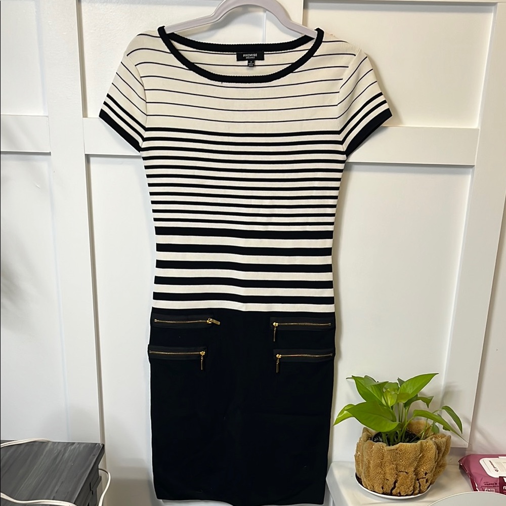 Premise Black and White Sheath Dress Short Sleeve Crew Neck